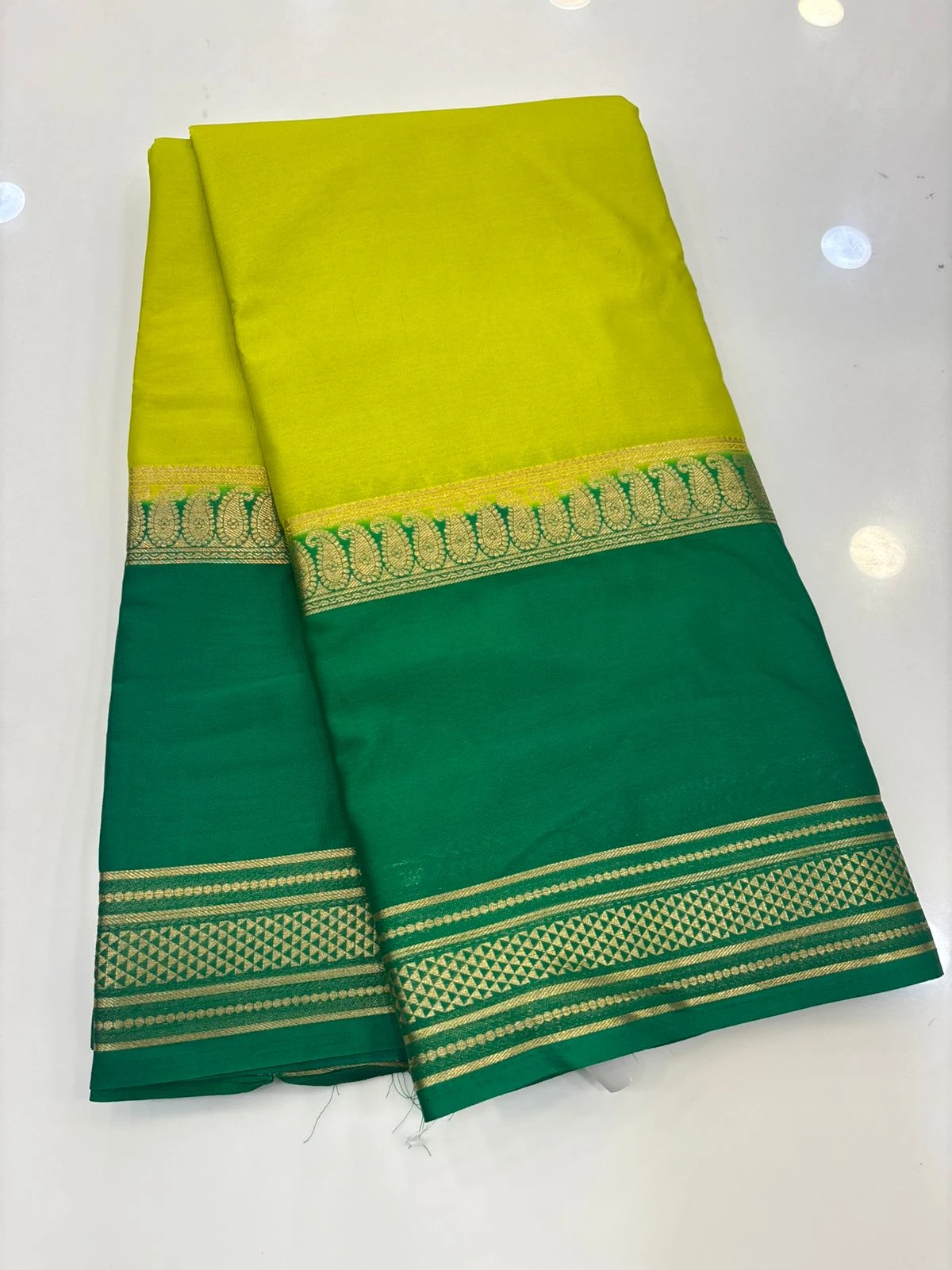 Olive green SEMI CRAPE 2D BENTEX border