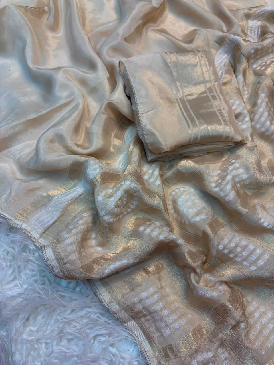 Light Beige HO silk Bandhani weaving pallu